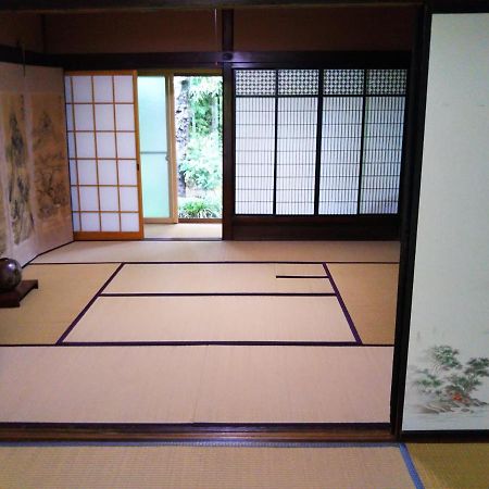 ゲストハウス「古民家の宿梨本軒」 ทาคายามะ ภายนอก รูปภาพ
