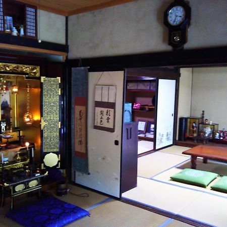 ゲストハウス「古民家の宿梨本軒」 ทาคายามะ ภายนอก รูปภาพ