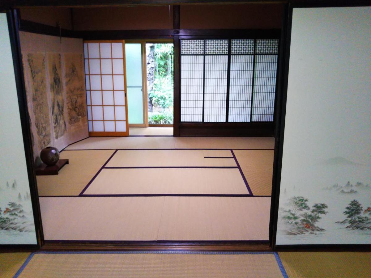 ゲストハウス「古民家の宿梨本軒」 ทาคายามะ ภายนอก รูปภาพ